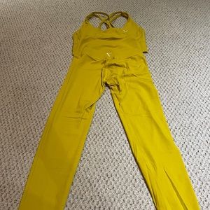 Vitae Apparel Matching Set - Size Large - Mustard